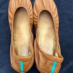 Tieks Tan Leather Flats with Turquoise Accent